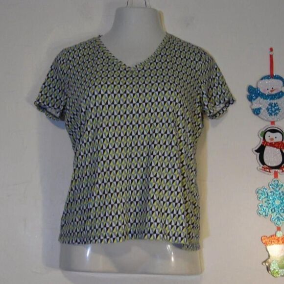 Croft & Barrow Geometric Print V-Neck Short Sleeve Casual Top - Picture 3 of 8